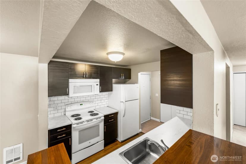Property photo for 17624 1st Avenue S #a302, Burien photo 23