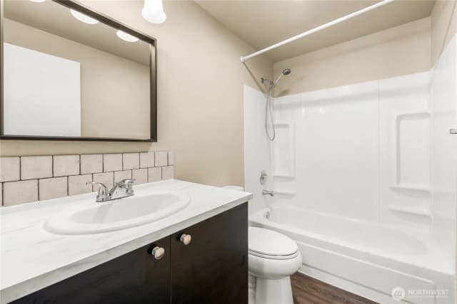 Property photo for 17624 1st Avenue S #a302, Burien photo 4