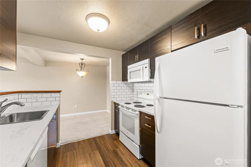 Property photo for 17624 1st Avenue S #a302, Burien photo 14