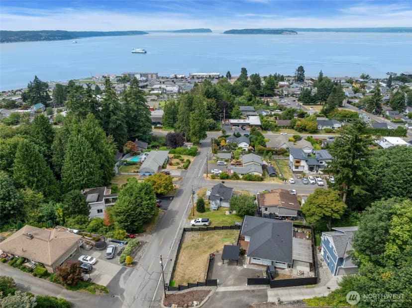 Property photo for 612 Park Avenue, Mukilteo photo 37