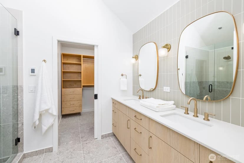 Property photo for 2011 Ne 123rd Street, Seattle photo 21