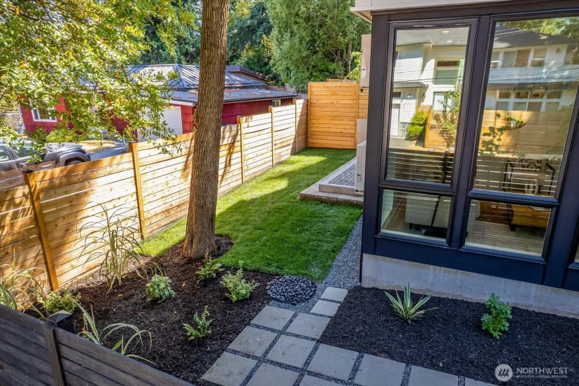 Property photo for 2011 Ne 123rd Street, Seattle photo 30