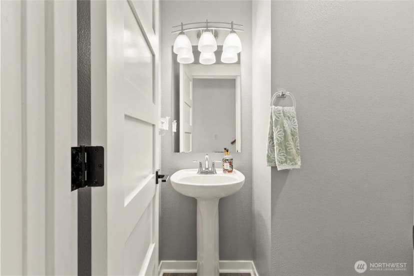 Property photo for 29040 215th Place Se, Kent photo 15