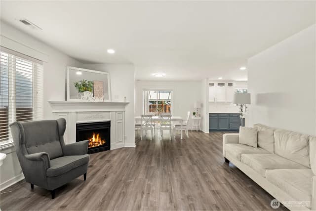 Property photo for 29040 215th Place Se, Kent photo 2