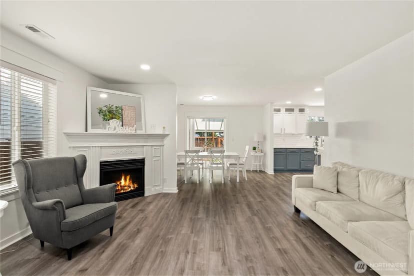 Property photo for 29040 215th Place Se, Kent photo 2