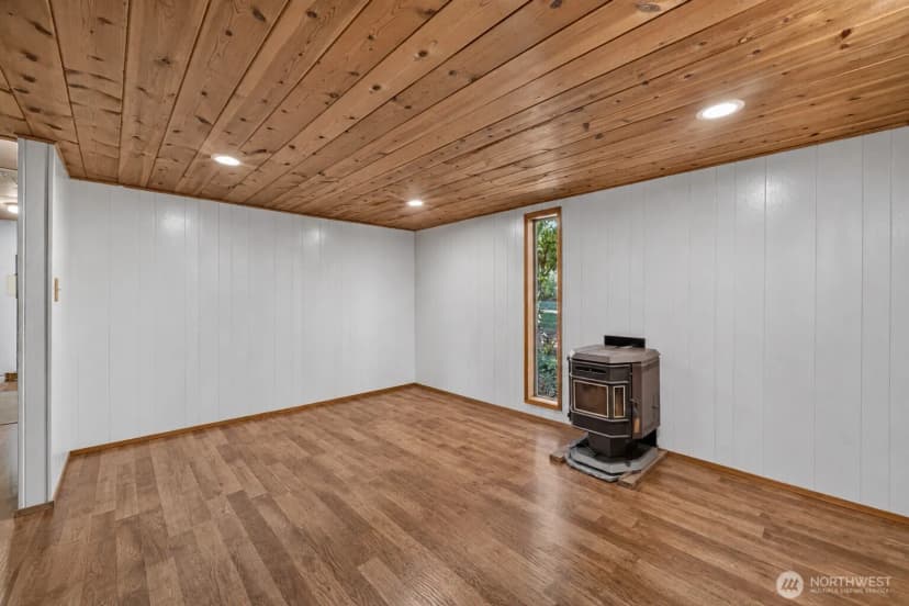 Property photo for 22588 Grip Road, Sedro Woolley photo 10