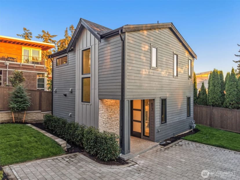 Property photo for 615 & 617 13th Avenue W, Kirkland photo 24