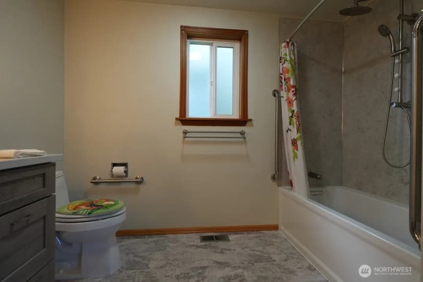 Property photo for 5204 53rd Street W, University Place photo 13