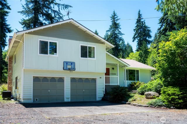 Property photo for 13814 214th Street E, Graham