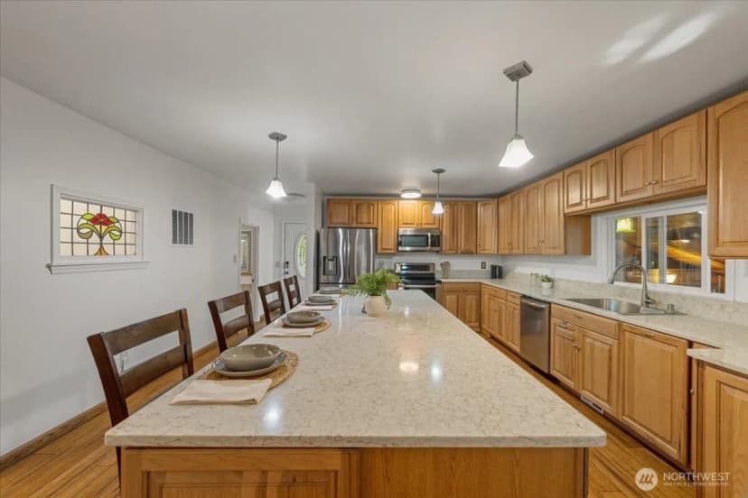 Property photo for 209 Emery Avenue N, South Prairie photo 7