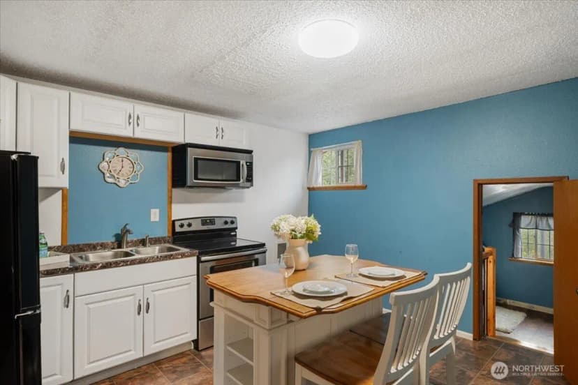 Property photo for 209 Emery Avenue N, South Prairie photo 27