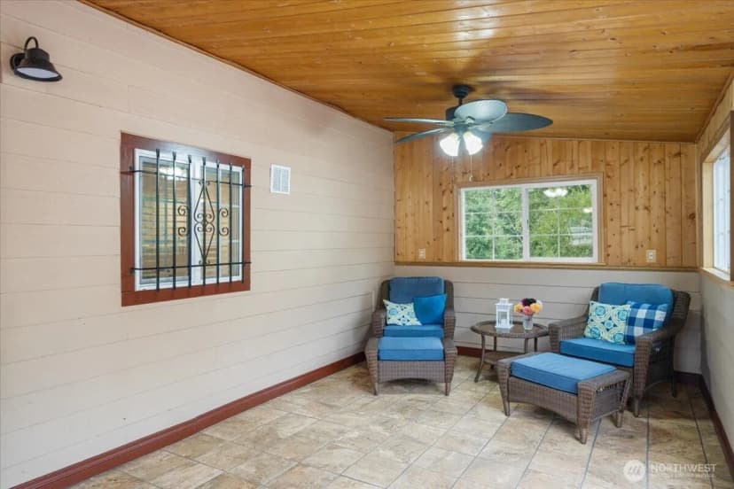 Property photo for 209 Emery Avenue N, South Prairie photo 29