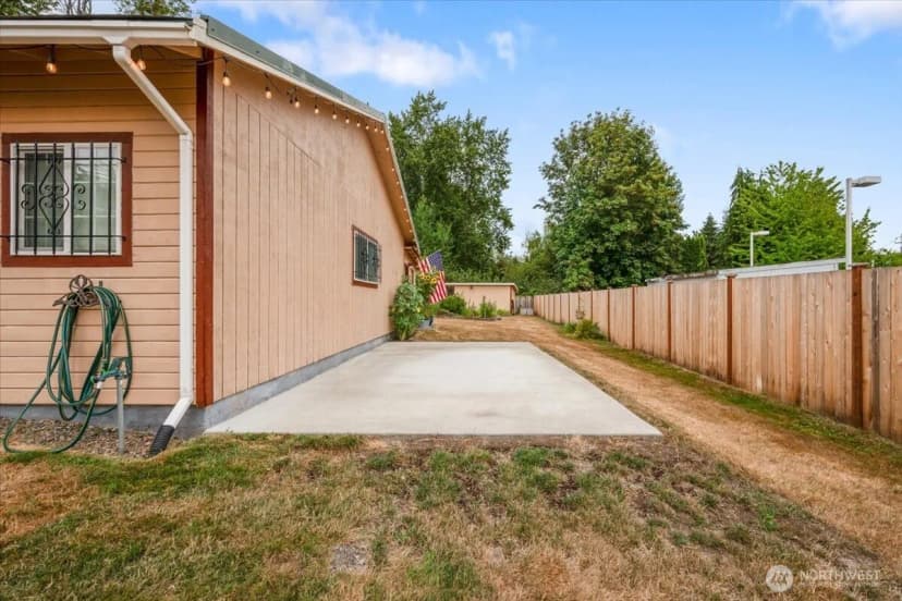 Property photo for 209 Emery Avenue N, South Prairie photo 35