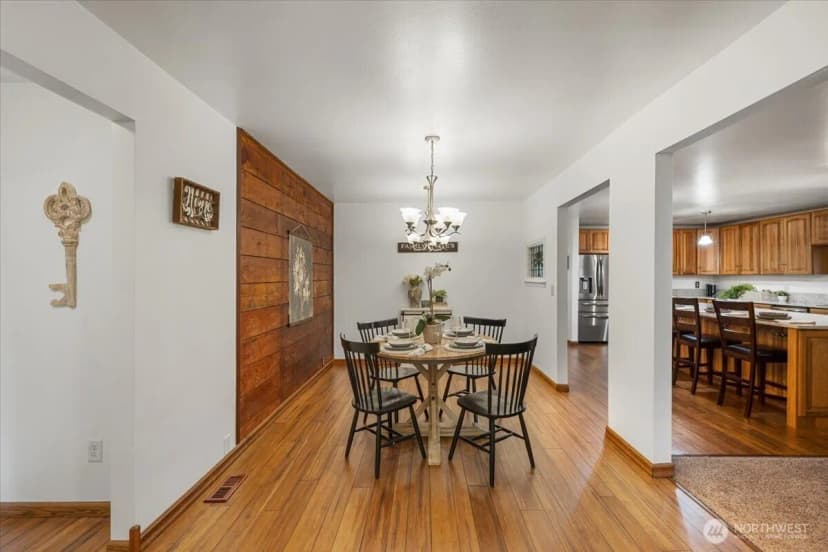 Property photo for 209 Emery Avenue N, South Prairie photo 8
