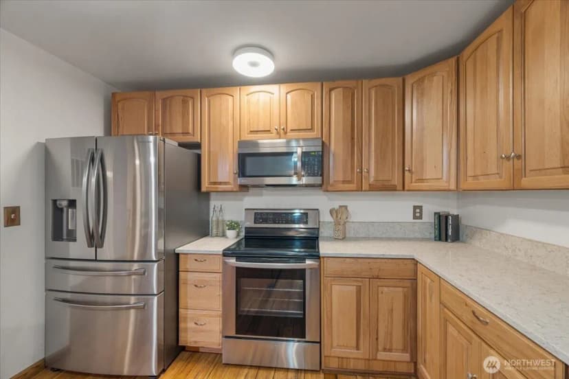 Property photo for 209 Emery Avenue N, South Prairie photo 5