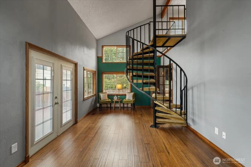 Property photo for 209 Emery Avenue N, South Prairie photo 20