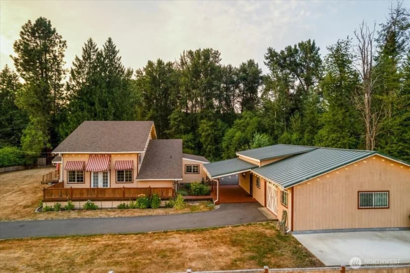 Property photo for 209 Emery Avenue N, South Prairie photo 39