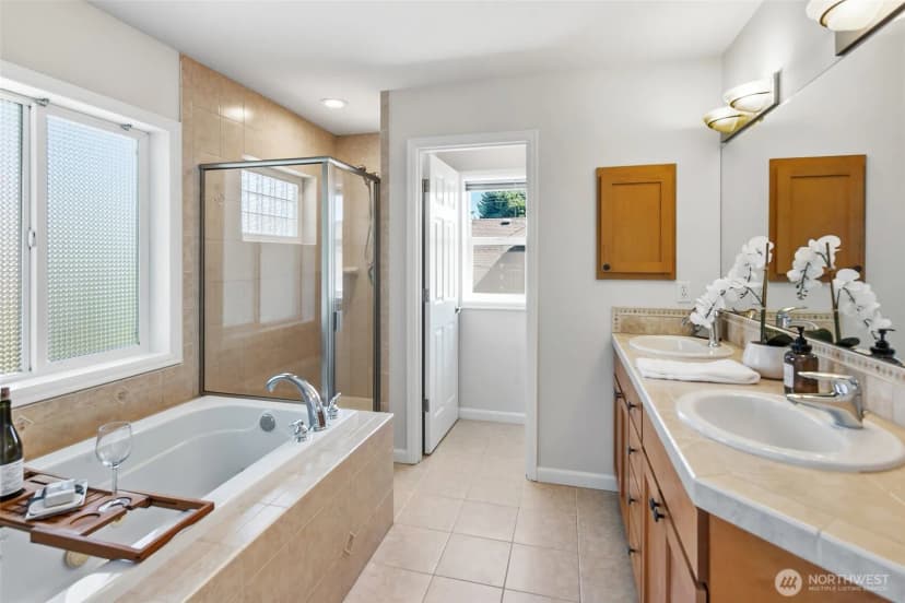 Property photo for 7208 8th Avenue Ne, Seattle photo 24
