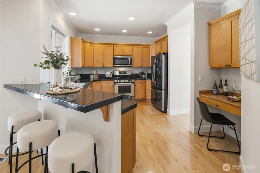 Property photo for 7208 8th Avenue Ne, Seattle photo 12
