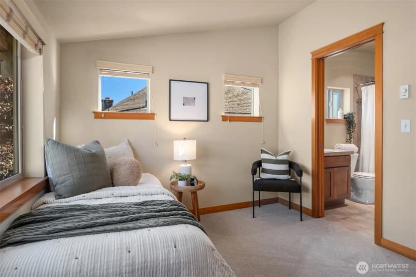 Property photo for 2340 44th Avenue Sw #c, Seattle photo 25