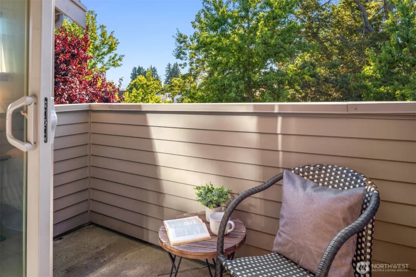 Property photo for 2340 44th Avenue Sw #c, Seattle photo 21