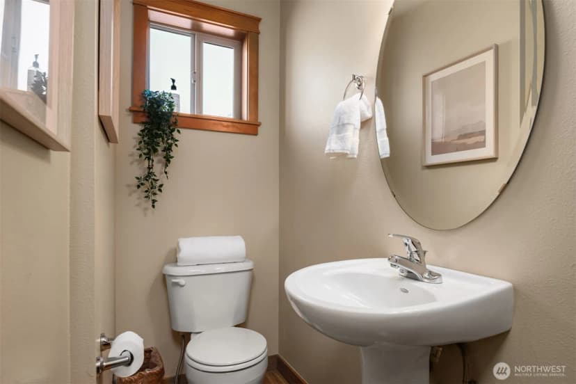 Property photo for 2340 44th Avenue Sw #c, Seattle photo 12