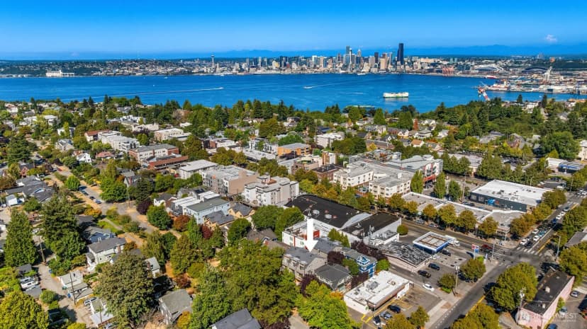 Property photo for 2340 44th Avenue Sw #c, Seattle photo 32