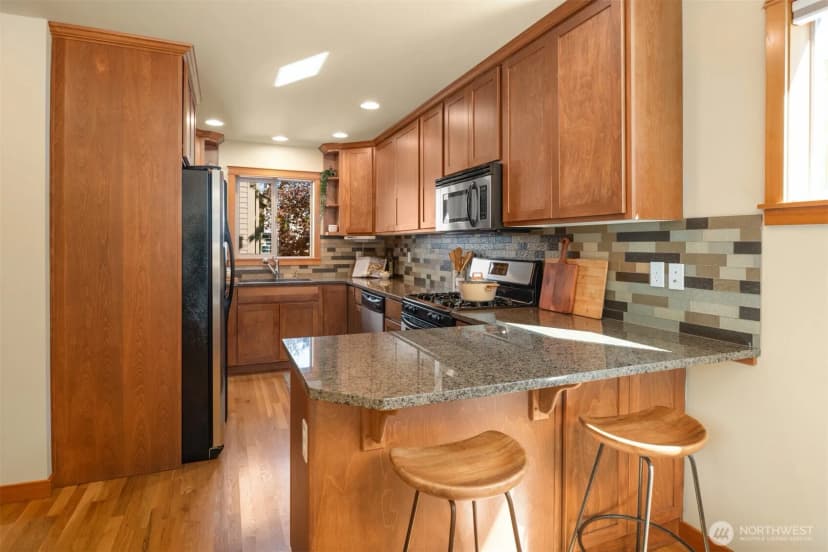 Property photo for 2340 44th Avenue Sw #c, Seattle photo 9