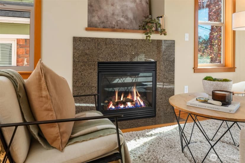 Property photo for 2340 44th Avenue Sw #c, Seattle photo 16