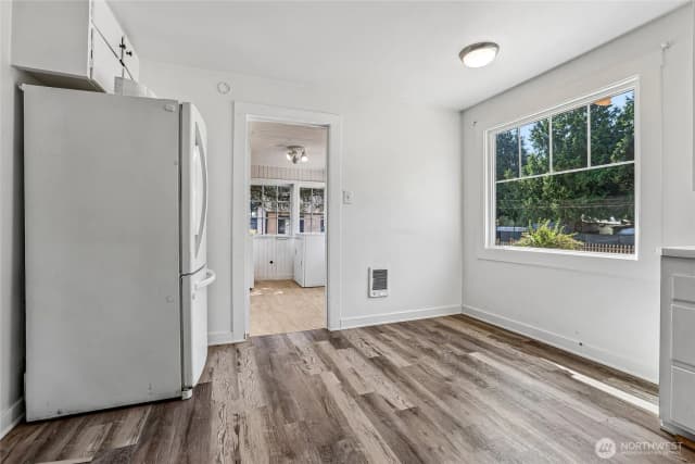 Property photo for 6925 52nd Avenue W, University Place photo 3