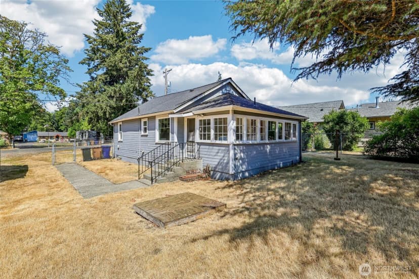 Property photo for 6925 52nd Avenue W, University Place photo 7