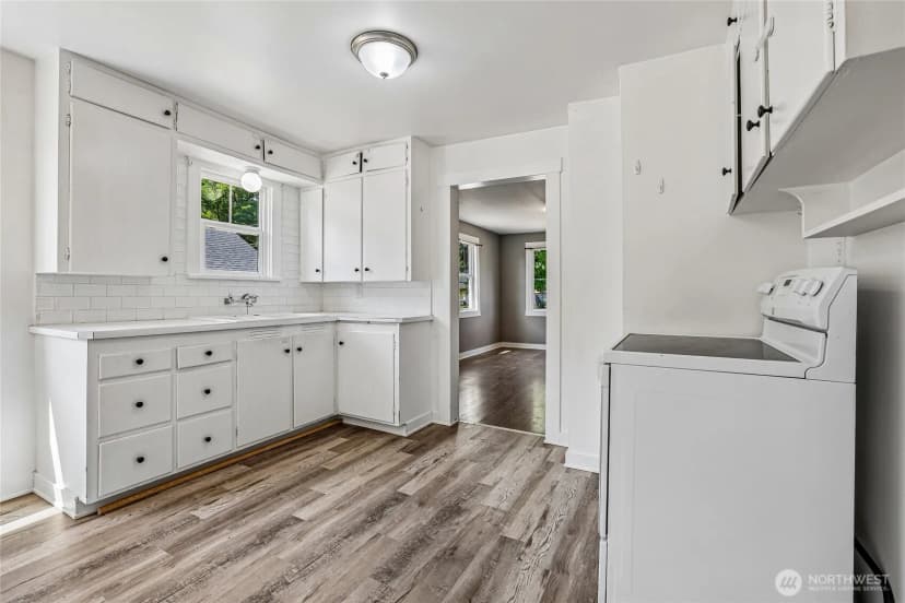 Property photo for 6925 52nd Avenue W, University Place photo 18