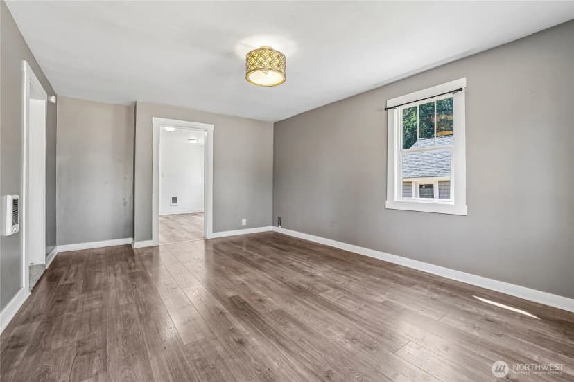 Property photo for 6925 52nd Avenue W, University Place photo 15