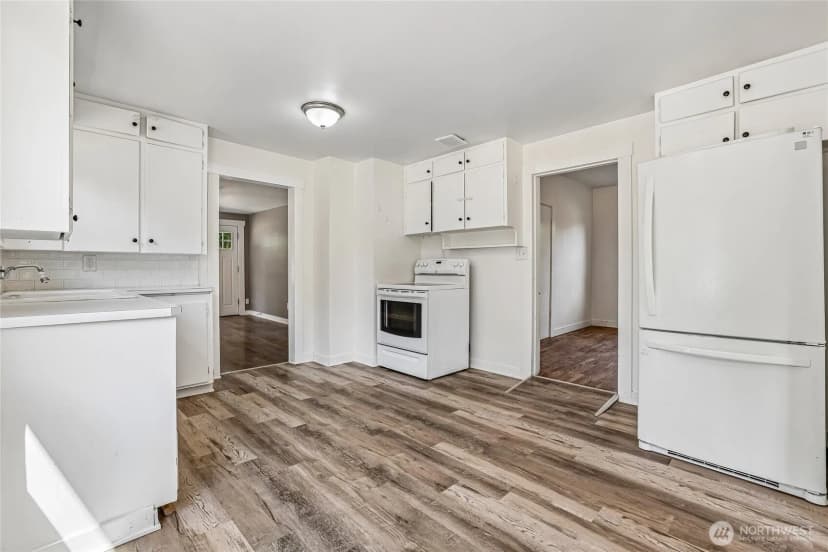 Property photo for 6925 52nd Avenue W, University Place photo 17
