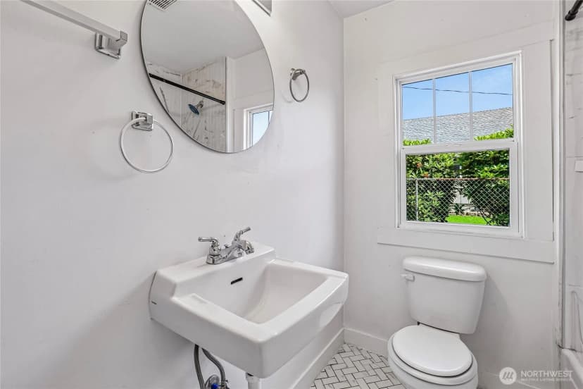 Property photo for 6925 52nd Avenue W, University Place photo 19