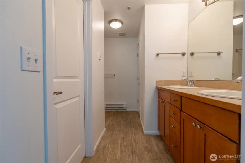 Property photo for 4050 S 212th Court #b, Sea Tac photo 10