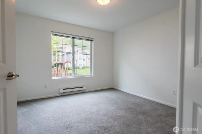 Property photo for 4050 S 212th Court #b, Sea Tac photo 8