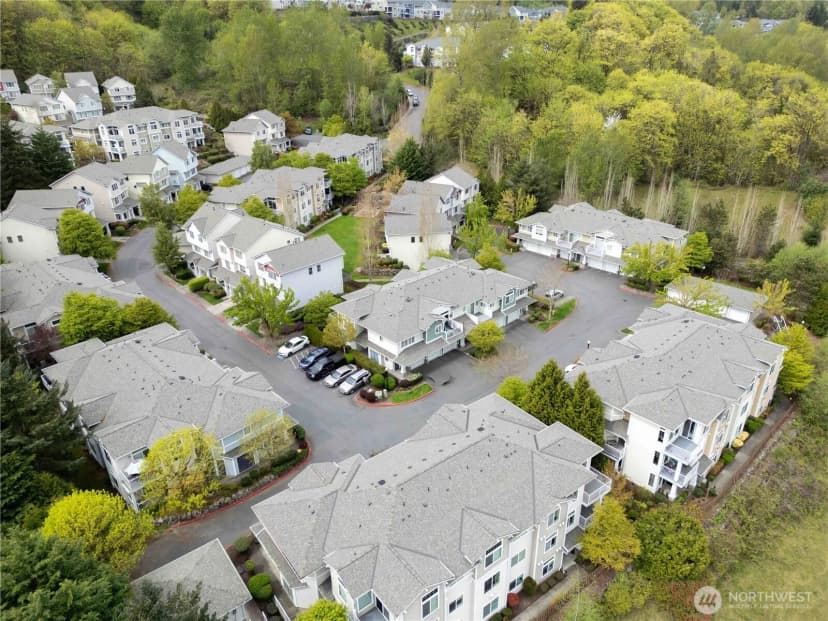 Property photo for 4050 S 212th Court #b, Sea Tac photo 26