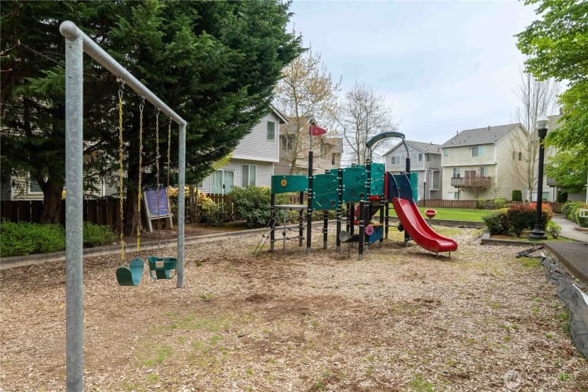 Property photo for 4050 S 212th Court #b, Sea Tac photo 21