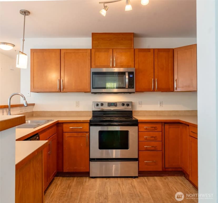 Property photo for 4050 S 212th Court #b, Sea Tac photo 6