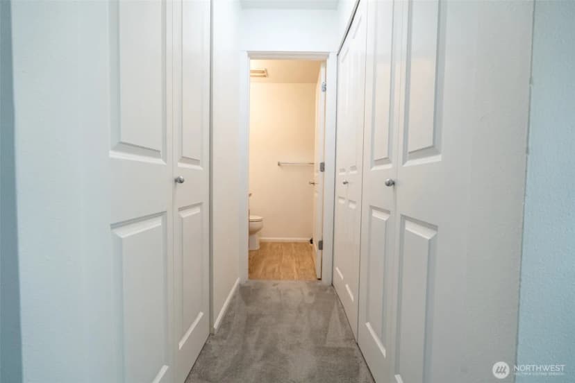 Property photo for 4050 S 212th Court #b, Sea Tac photo 14