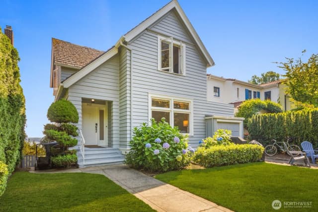 Property photo for 307 W Highland Drive, Seattle photo 3