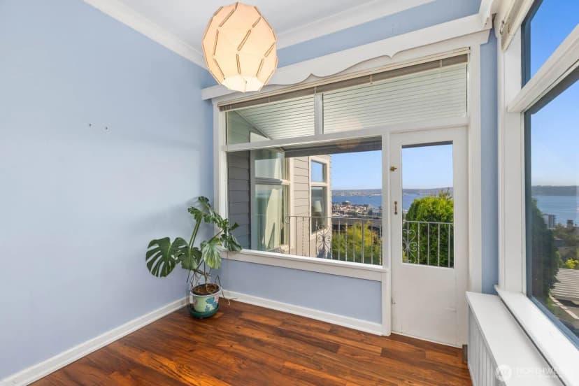 Property photo for 307 W Highland Drive, Seattle photo 17