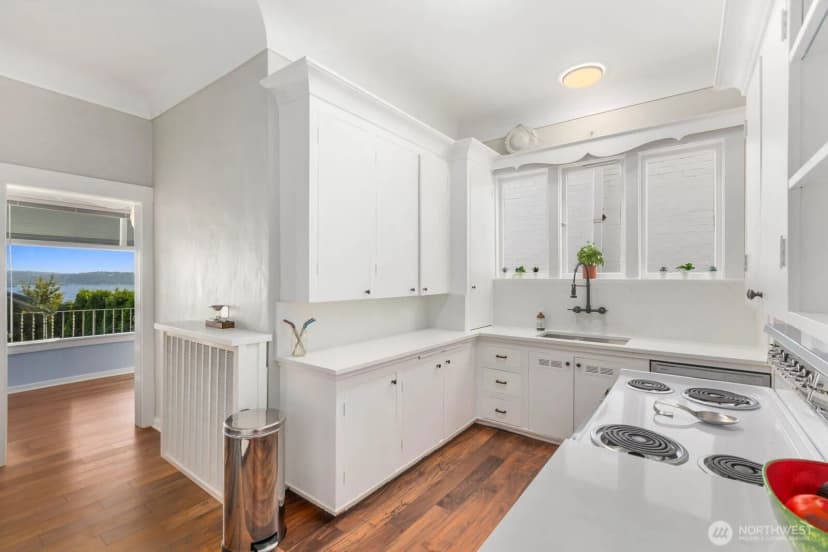 Property photo for 307 W Highland Drive, Seattle photo 15