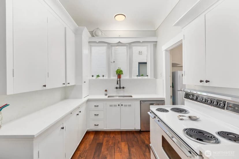Property photo for 307 W Highland Drive, Seattle photo 14