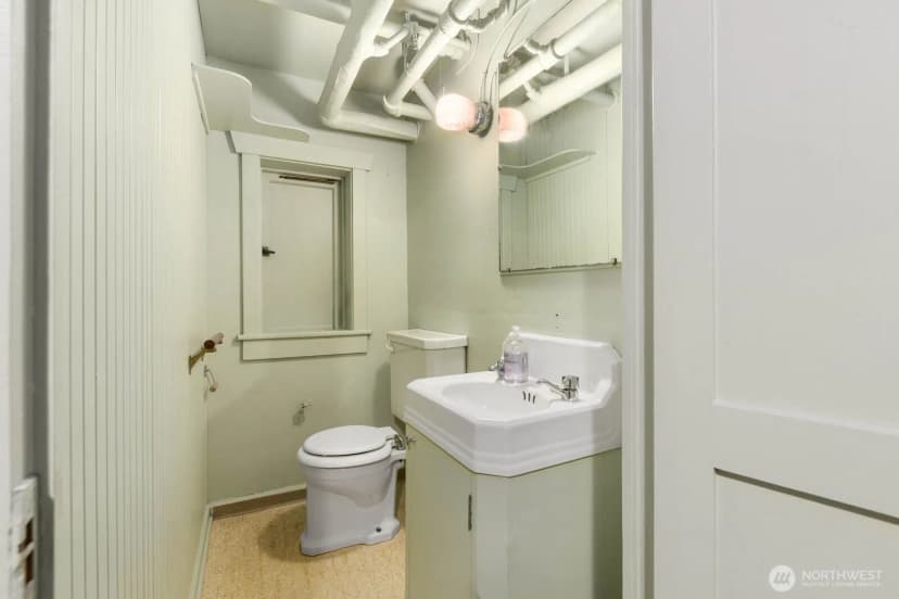 Property photo for 307 W Highland Drive, Seattle photo 25