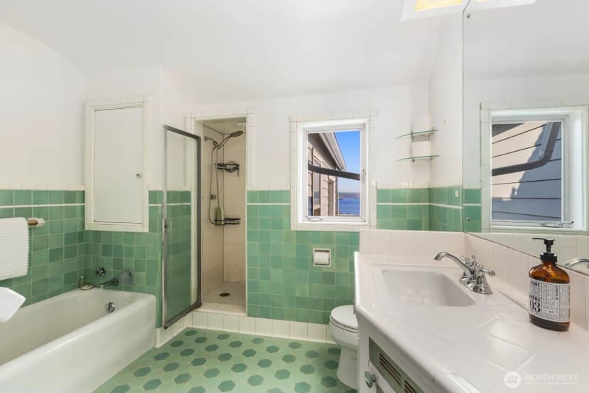 Property photo for 307 W Highland Drive, Seattle photo 20