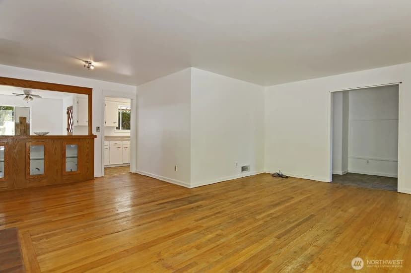 Property photo for 17552 Ballinger Way Ne, Lake Forest Park photo 7