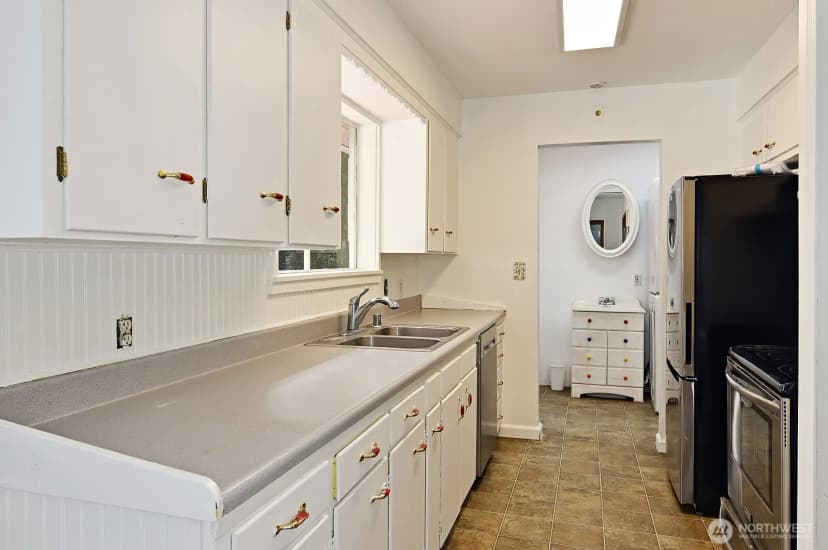 Property photo for 17552 Ballinger Way Ne, Lake Forest Park photo 9