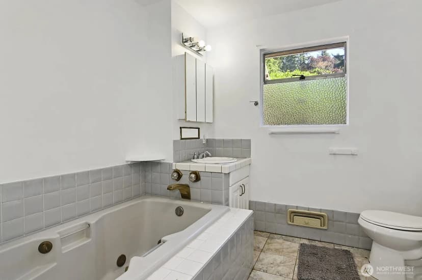 Property photo for 17552 Ballinger Way Ne, Lake Forest Park photo 15